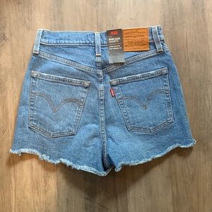 New! Vintage style high waisted Levi’s shorts
